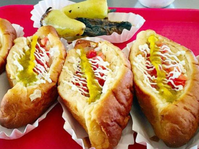 El Mexican o Sonoran Hot Dog toma los fundamentos básicos del hot dog original y los mejora. Foto: facebook.com/egc11/timeline.