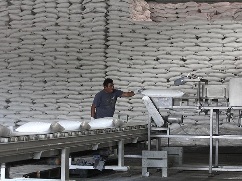 El Departamento de Comercio de Estados Unidos reanudó investigaciones por posible dumping a importaciones de azúcar de México. Foto: Archivo Cuartoscuro