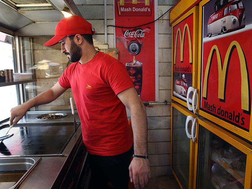 Ante la caída de sus ventas McDonald's reconoció que no ha logrado responder a los cambios en gustos. Foto: AP