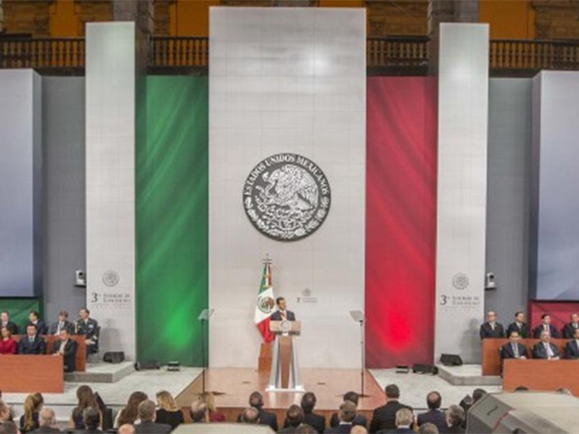 El presidente Enrique Peña Nieto presentó un mensaje con motivo de su Tercer Informe de Gobierno, en Palacio Nacional. Foto: Presidencia