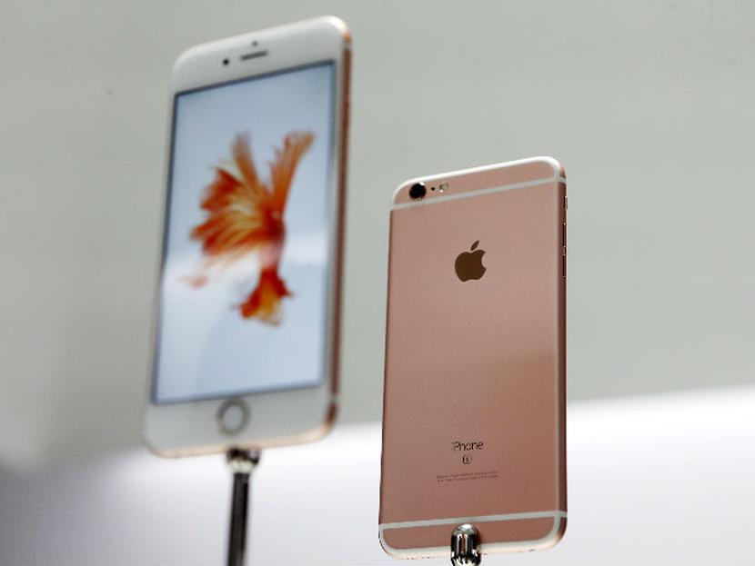 El iPhone 6S Plus es el más avanzado que la firma Apple tiene en su oferta. Foto: Reuters.