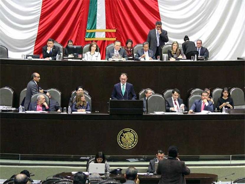 Luis Videgaray enfatizó que la economía mexicana está en crecimiento y que en el primer semestre del año registró un avance de 2.4 por ciento anual.  FOTO: Twitter @CanalCongreso