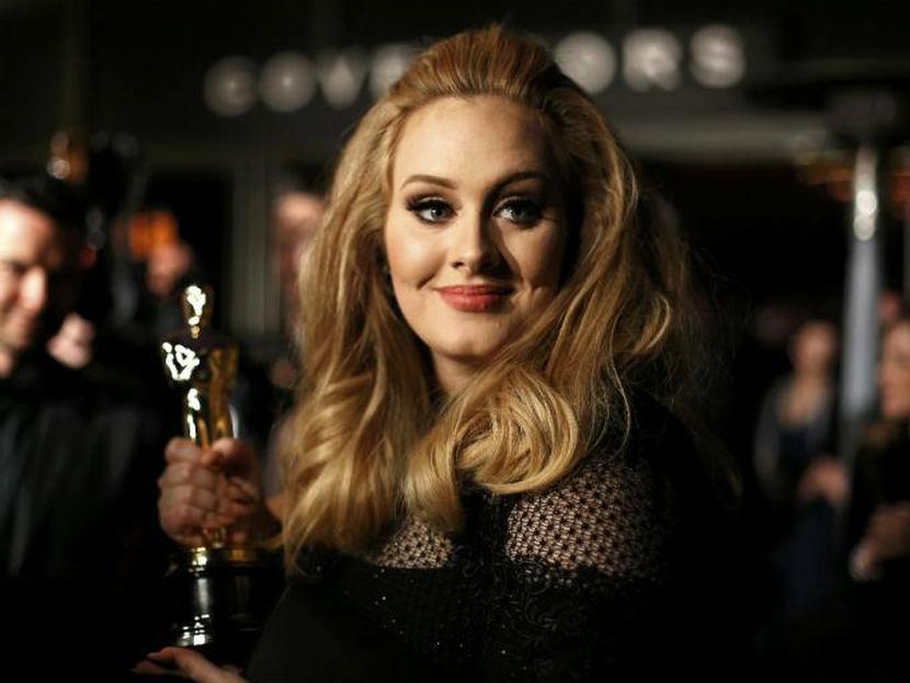 En los últimos siete días '25' de Adele ha colocado 800,000 copias, con esto se convierte en el álbum mejor vendido de todos los tiempos. Foto: Especial.