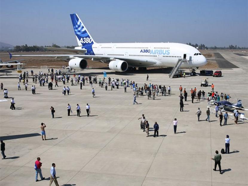 El avión A380 de Air France llegará al Aeropuerto Internacional de la Ciudad de México hoy alrededor de las 18:30 horas. Foto Archivo
