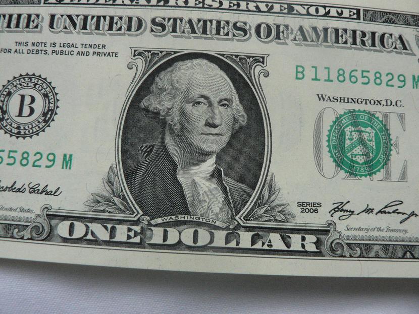 Es probable que el dólar mantenga su fortaleza respecto a otras monedas al menos hasta marzo. Foto: Thinkstock