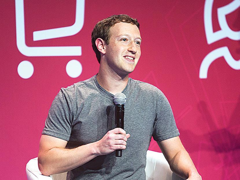 'Lo siguiente es mandar lo que te rodea, una visión completa en 360 grados'. Mark Zuckerberg presidente de Facebook. Foto: AP