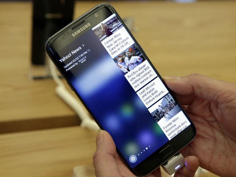 La convergencia comenzó hace dos años, cuando el iPhone se hizo más grande, siguiendo los pasos de Samsung. Foto: AP.