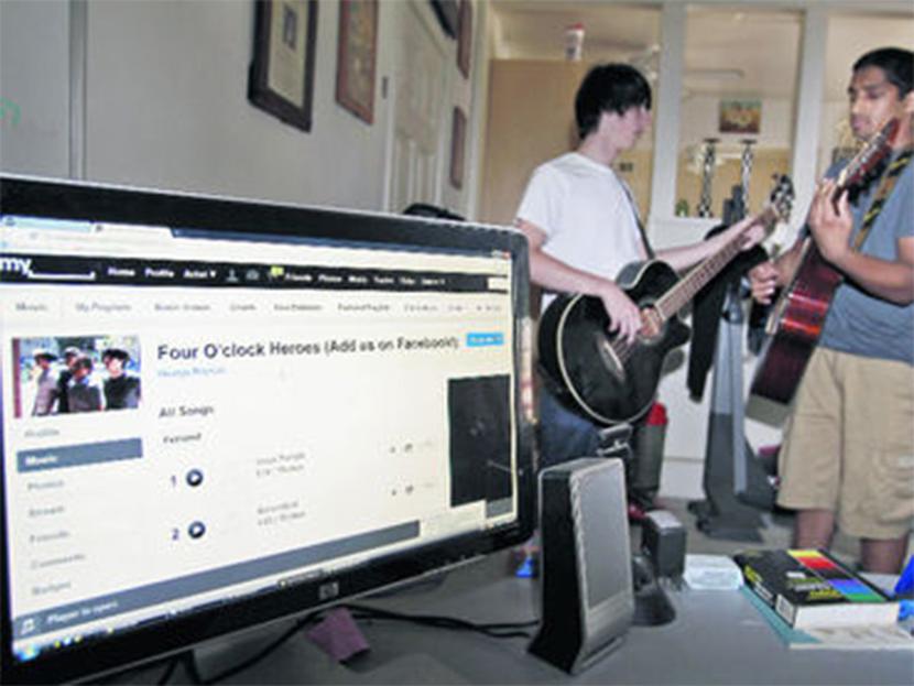 Actualmente, MySpace es una plataforma enfocada en el entretenimiento que ofrece videos musicales y canciones. Foto: Especial