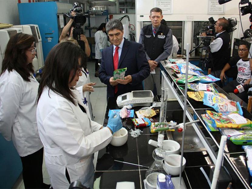 El funcionario aseguró que los productos de la canasta básica son revisados de manera permanente en el laboratorio de la Profeco. Foto: Twitter