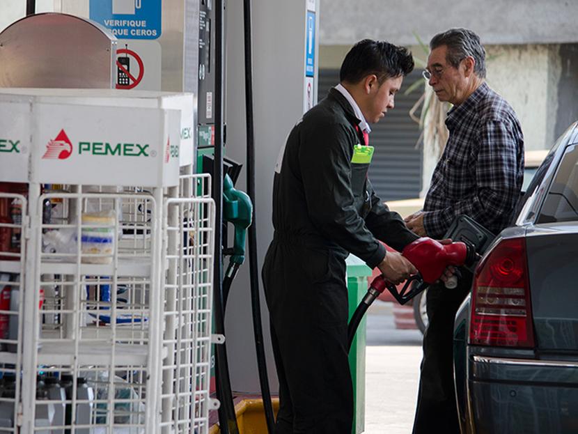 El precio de la gasolina Premium será de 14.03 pesos por litro. Foto: Archivo Cuartoscuro