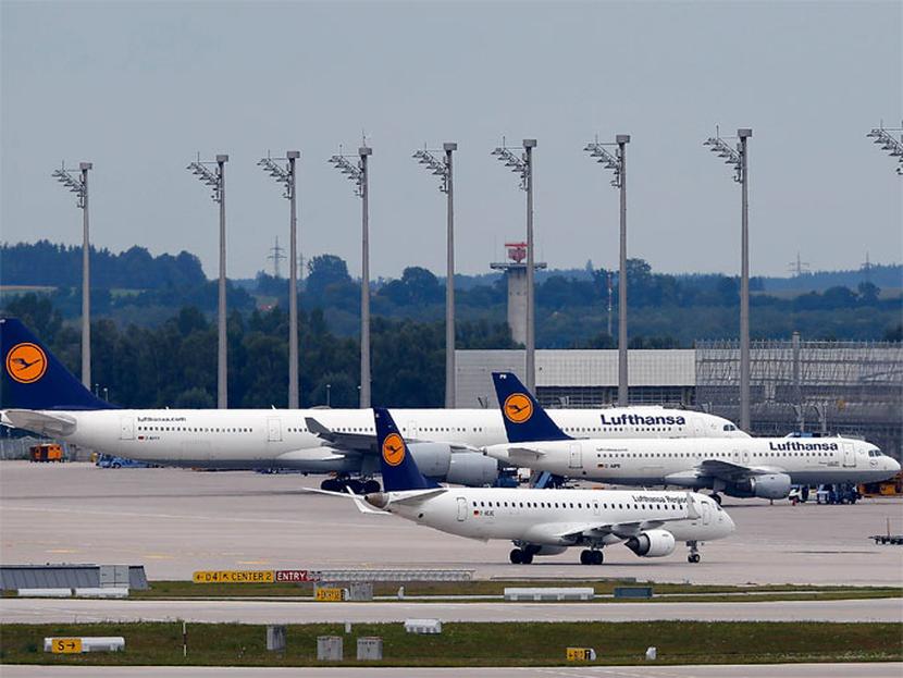 La aerolínea alemana Lufthansa y LATAM Airlines, el mayor grupo de transporte aéreo de América Latina suspenderán vuelos a Caracas. Foto: Reuters