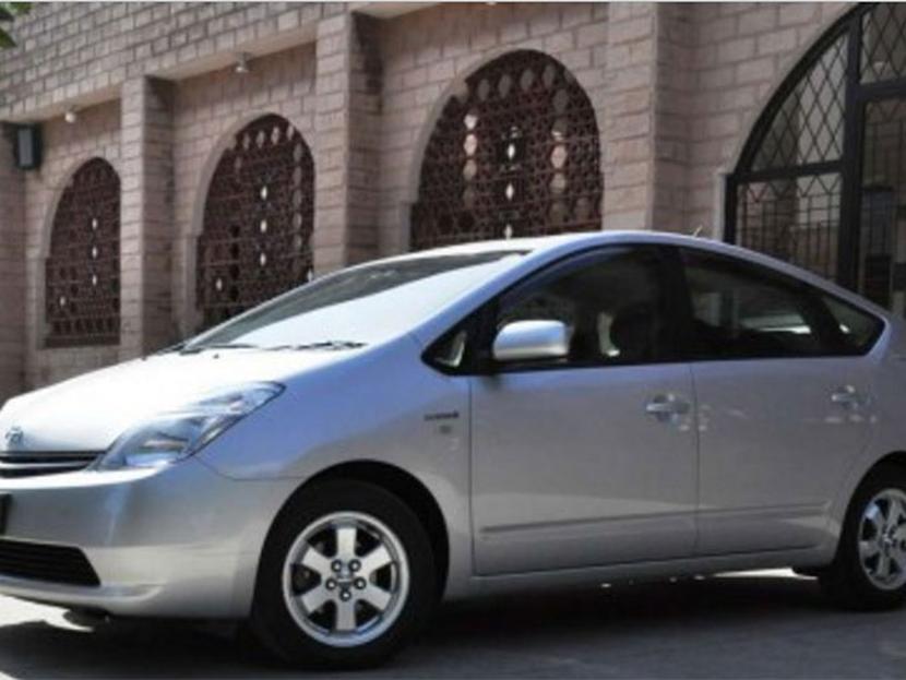 La compañía informó que en México circulan 500 vehículos del modelo Prius, comercializados entre 2009 y 2011, los cuales también serán llamados a revisión. Foto Archivo