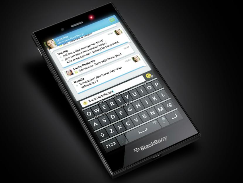 BlackBerry señaló que en los tres meses que acabaron el 31 de agosto tuvo ingresos de 334 millones, por debajo de lo previsto por los analistas. Foto: Especial