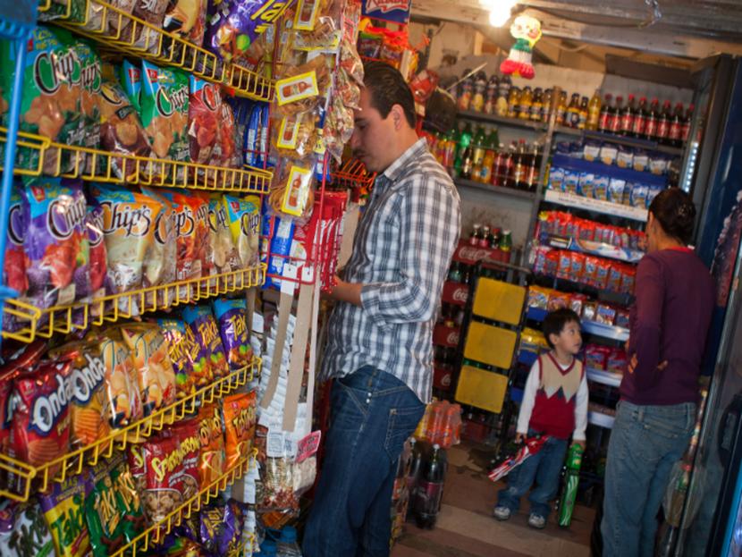 Por cada tienda de conveniencia que se abre en la Ciudad de México, cierran entre 10 a 15 tiendas de abarrotes. Foto: Cuartoscuro