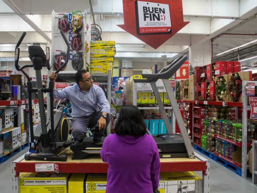 Los mexicanos se dejan llevar por la euforia de las compras. Foto: Cuartoscuro