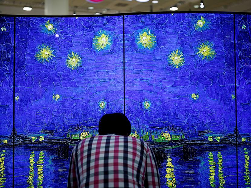 La empresa presentó su nueva línea de pantallas LG SIGNATURE OLED TV W, la cual combina los sonidos Dolby Vision™ y Dolby Atmos. Foto: Reuters