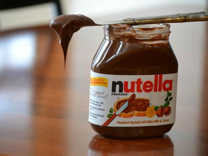 La crema de cacao Nutella no ha sido retirada de los supermercados de cualquier país. Foto: Especial.