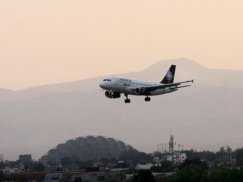 Volaris se suma a Interjet y Aeroméxico quienes anunciaron recientemente el cambio de políticas de equipaje para vuelos desde y hacia Estados Unidos.  Foto: Archivo Cuartoscuro