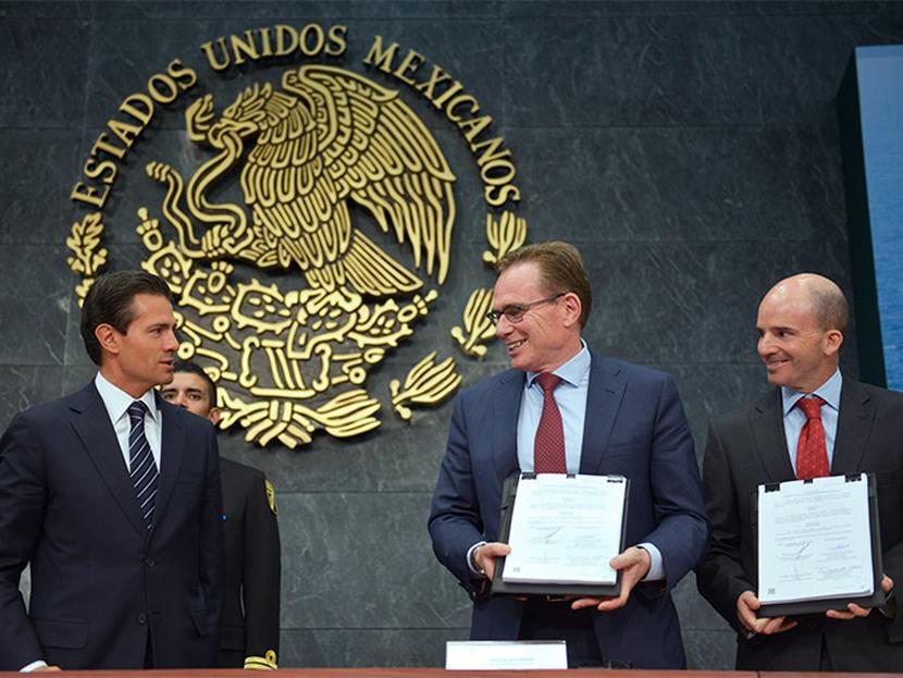 El presidente Enrique Peña Nieto encabezó la Firma del Contrato en Aguas Profundas del Bloque Trión. Foto: Presidencia de México 