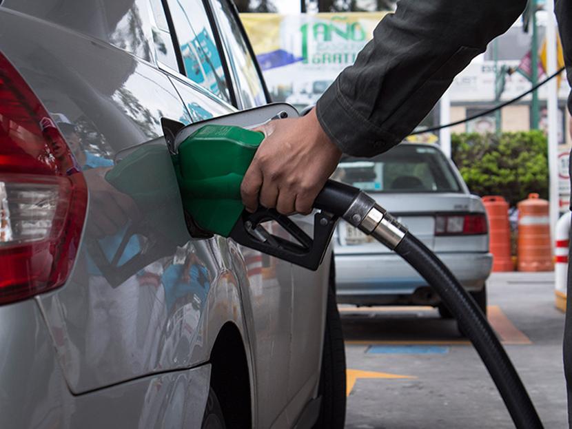El precio máximo de la gasolina Magna será de 16.48 y para la Premium de 18.26, sin cambios en relación con los precios registrados este miércoles. Foto: Archivo Cuartoscuro