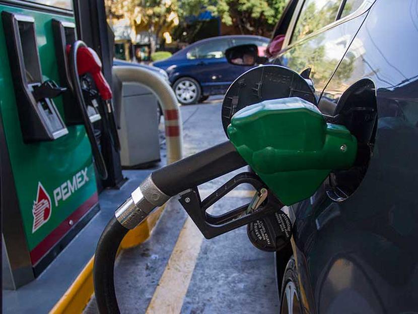 Adelantaron que para 2018 sí habrá un aumento en los combustibles. Foto: Cuartoscuro