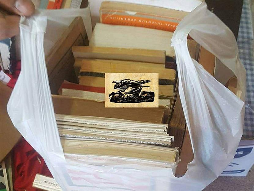 La promoción consistirá en que puedes llevarte todos los libros que entren en una bolsa, y solo tendrás que pagar 50 pesos. Foto: El Barco de Papel