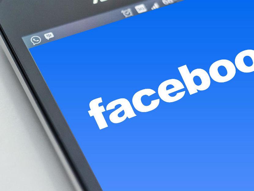 Las acciones de Facebook se desplomaban 6% en la apertura del lunes. Foto: Archivo