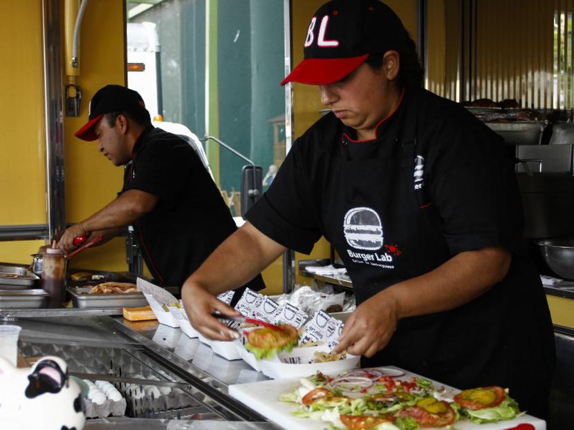 En México hay casi 1.6 millones de personas dedicadas a la preparación de comida rápida. Foto: Cuartoscuro.