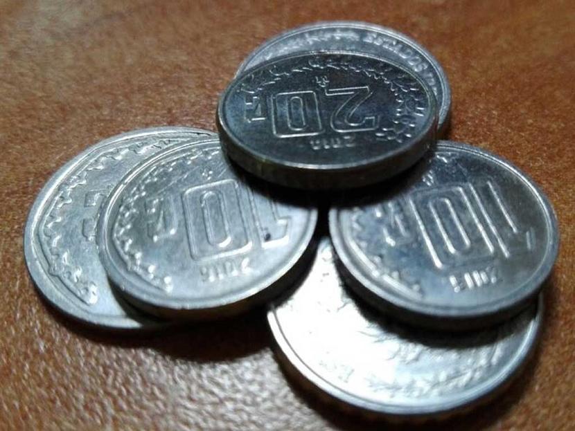 Aunque no parezca, las monedas de 10 y 20 centavos aún son parte central de la economía del país. Foto: Archivo