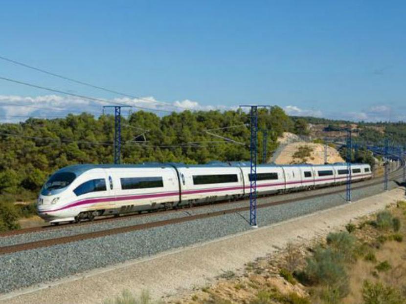 El próximo titular de la SCT, Javier Jiménez Espriú, dijo que el proyecto ya cuenta con derecho de vía; agregó que el sector ferroviario será fundamental en la próxima administración. Foto: Notimex