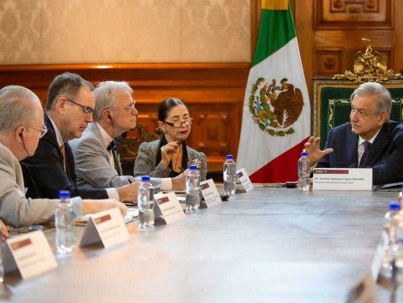 El presidente Andrés Manuel López Obrador sostiene su reunión con legisladores del gobierno de Estados Unidos. Foto: Twitter @lopezobrador_
