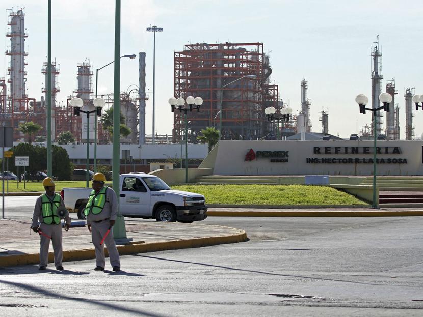 Pemex buscará invertir en la modernización, adquisición y construcción de nuevas plantas en las seis refinerías del país. Foto: Cuartoscuro 