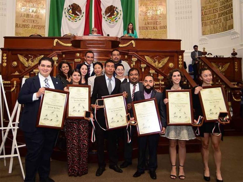 Congreso CDMX entrega Medalla al Mérito Juvenil. Foto: *Congreso de la CDMX