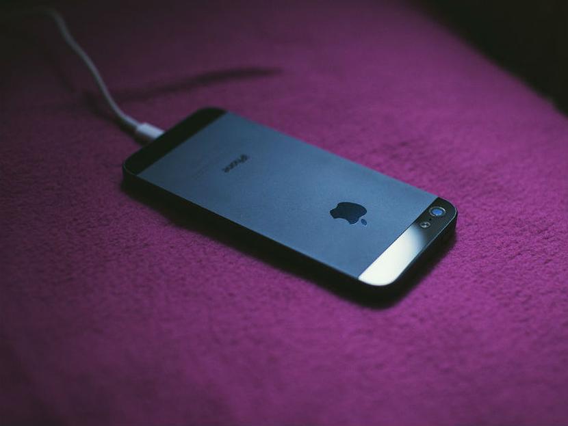 La carga rápida podría estar acortando la vida útil de tu smartphone. Foto: Pixabay