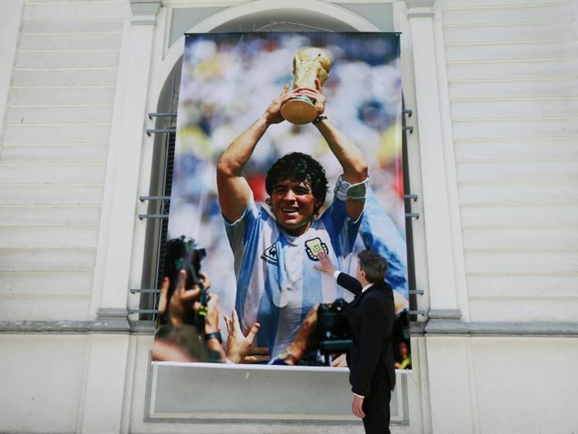 La camiseta es propiedad del exjugador de la selección de Inglaterra Steve Hodge, quien la obtuvo de Maradona. Foto: Reuters