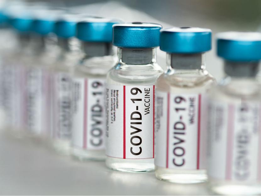 El titular de la Secretaría de Hacienda, Arturo Herrera, dio detalles acerca del costo de la vacuna covid-19. Foto: iStock 
