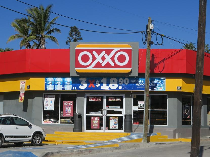 El 80 por ciento de los depósitos que se realizan en el país son a través de las tiendas Oxxo. Foto: iStock 