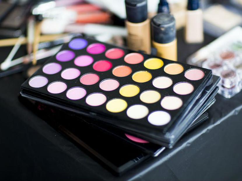La recuperación de la industria de la belleza avanza, y que categorías como el maquillaje vuelven a tener relevancia entre los consumidores. Foto: Pixabay.