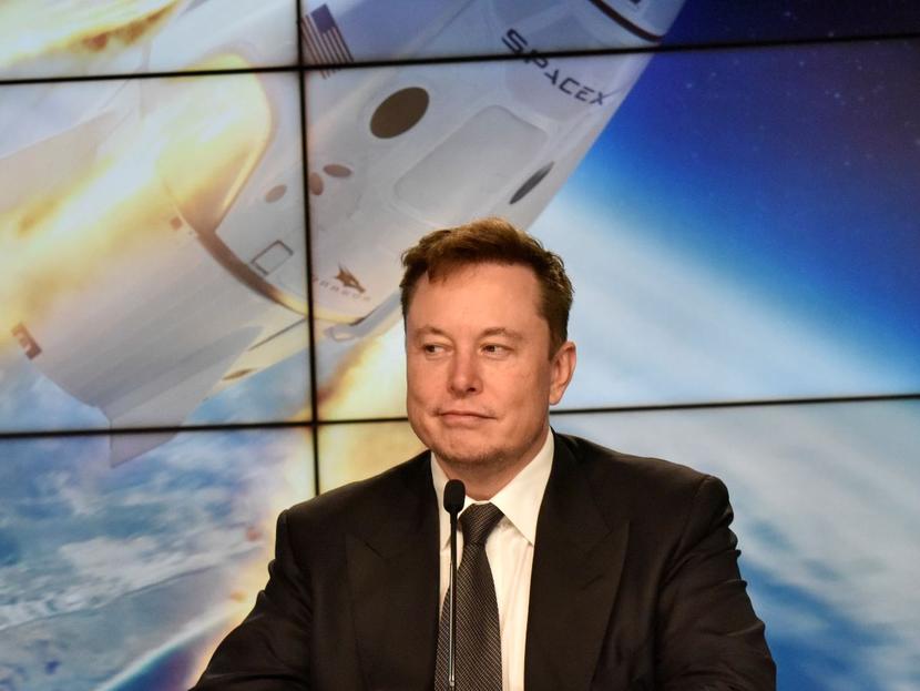 Elon Musk no resistió más la espera y decidió comprar un boleto a su competencia, Virgin Galactic. Foto: Reuters 