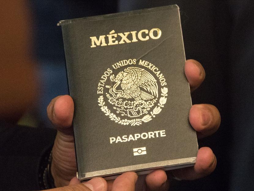 Existen tres tipos de pasaportes en México: ordinario, oficial y diplomático. Foto: Cuartoscuro.