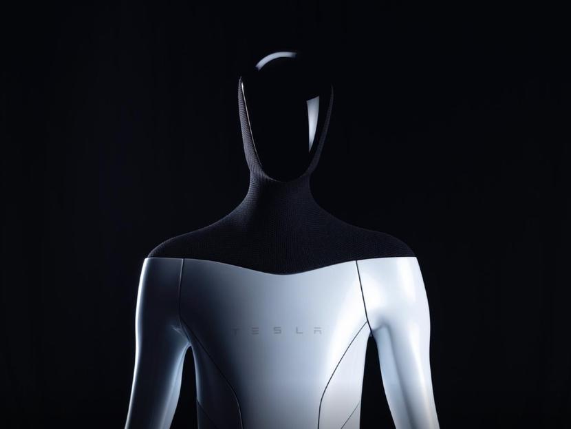El genio multimillonario de Elon Musk pretende lanzar el prototipo del robot humanoide “Tesla Bot” el próximo año, para realizar trabajos peligrosos o incluso aburridos que a la gente no le gusta hacer. Foto: Reuters 