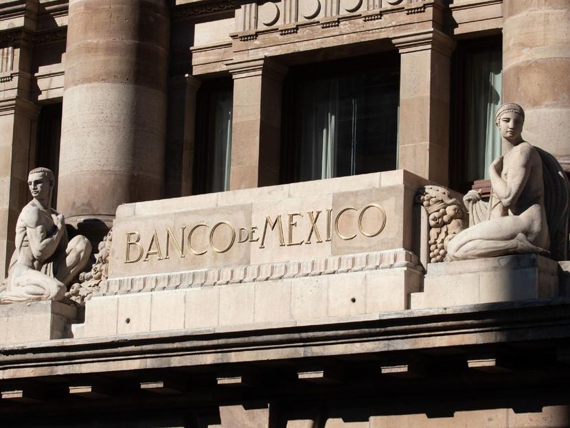 Los especialistas económicos prevén que el próximo jueves el Banco de México (Banxico) optará por elevar la tasa de interés por tercera vez consecutiva, reveló un sondeo de Reuters. Foto: Cuartoscuro 