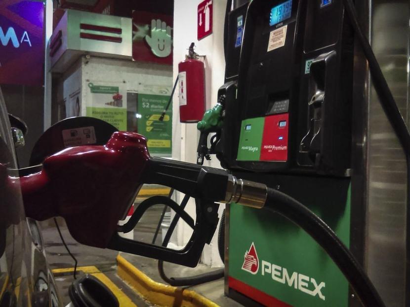 La Procuraduría Federal del Consumidor (Profeco) dio a conocer los precios máximos y mínimos de los combustibles que se registraron en el país mediante la app de “litro X litro”.  Foto: Cuartoscuro 