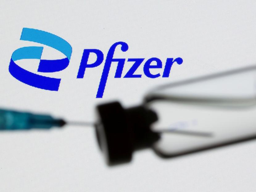 En tan sólo un día los laboratorios Pfizer, BioNTech, AstraZeneca y Moderna ganaron 51 mil 440 millones de dólares en valor de capitalización de forma conjunta, esto tras el surgimiento de la variante ómicron. Foto: Reuters 