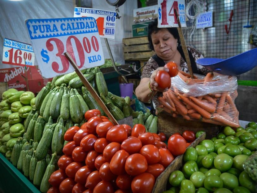 Los especialistas económicos consultados por Reuters prevén que el índice de inflación en México repuntará nuevamente, tras colocarse en 7.07% en el cierre del mes de enero. Foto: Cuartoscuro 