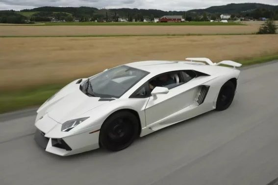 abricar su propio Lamborghini Aventador le costo 97 mil euros.