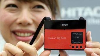 Un gadget medirá qué tan feliz eres en tu trabajo. Foto Hitachi
