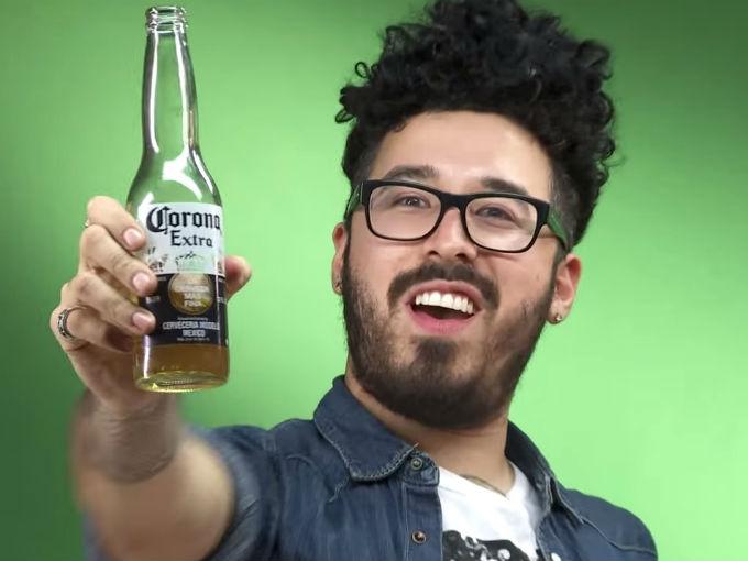Un grupo de chicos de Estados Unidos se dio a la tarea de probar una variedad de cervezas mexicanas, como Corona, Indio, Modelo Especial, entre otras. Foto: Buzzfeed