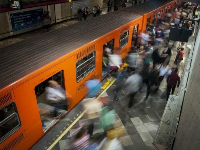 El Metro de la CDMX puede dar justificantes por llegar tarde al trabajo |  DineroenImagen