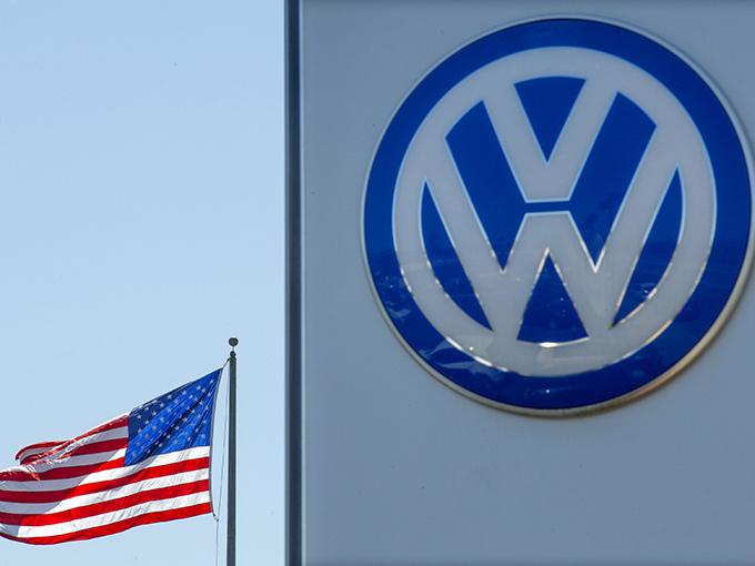 VW había ofrecido previamente 1,000 dólares en efectivo y otra compensación a cerca de 600,000 dueños de vehículos en Estados Unidos. Foto: Reuters